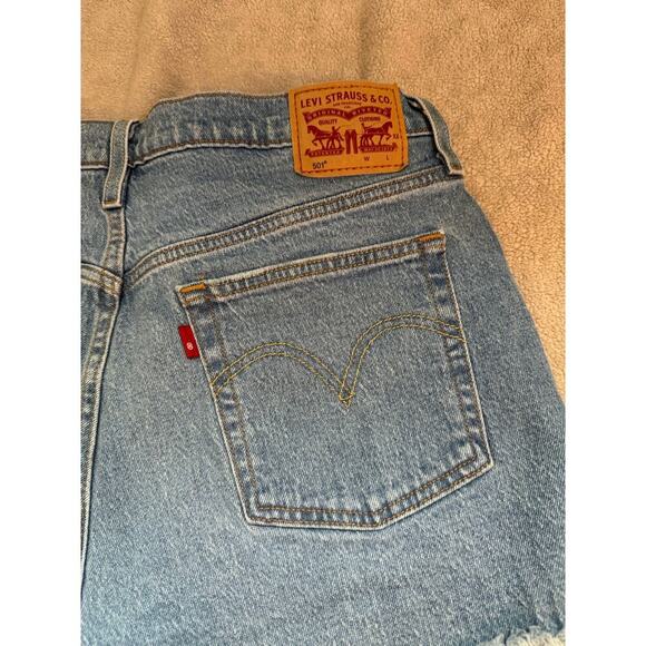 Levi’s 501 raw hem high rise denim shorts size 32 - Picture 7 of 10